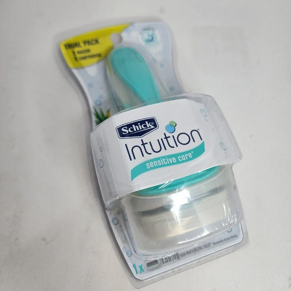Schick Intuition Plus Sensitive Care Shaver‎